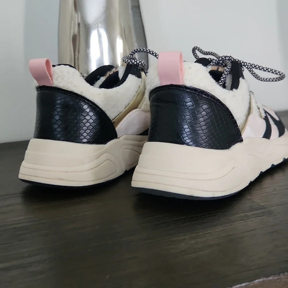 POSH by Poelman Lace and Faux Fur Sneakers women’s size 8 US - Picture 5 of 10